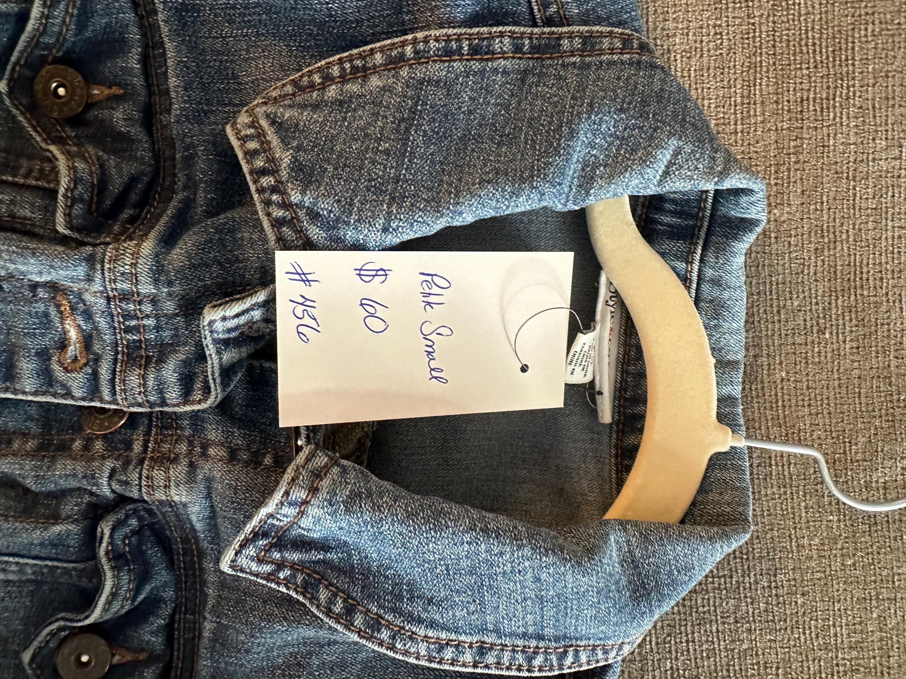 Denim jacket with quilted back velvet