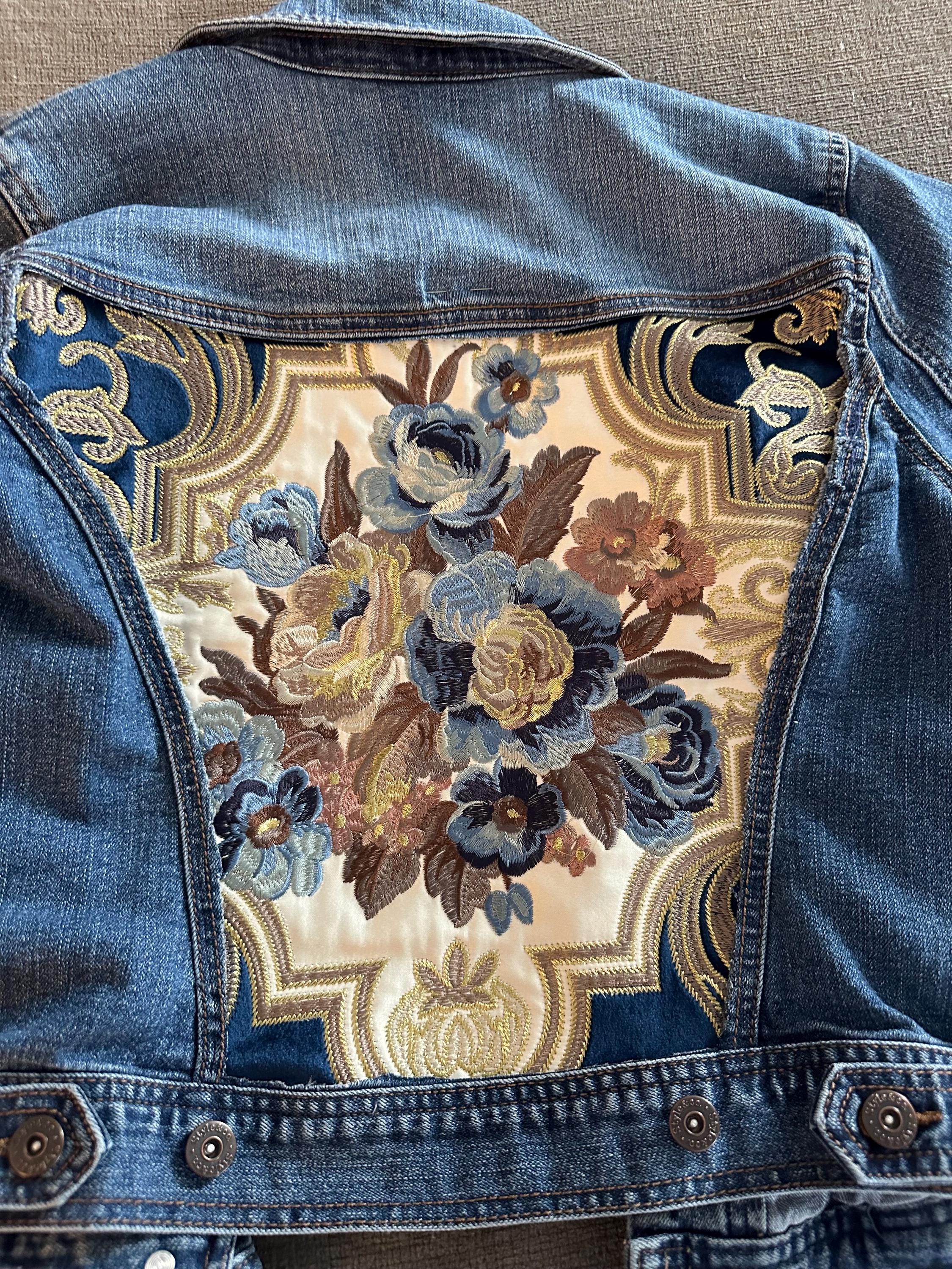 Denim jacket with quilted back velvet